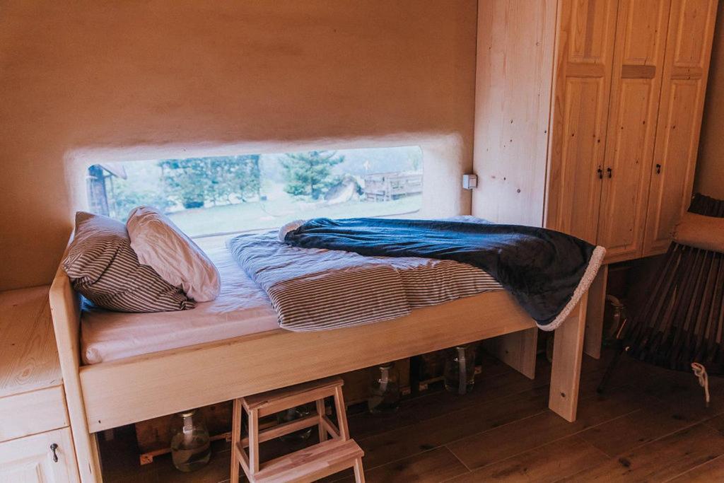 Sleeping With Bees - Tourist Farm Muha Apartment โกรซุปเลีย ภายนอก รูปภาพ